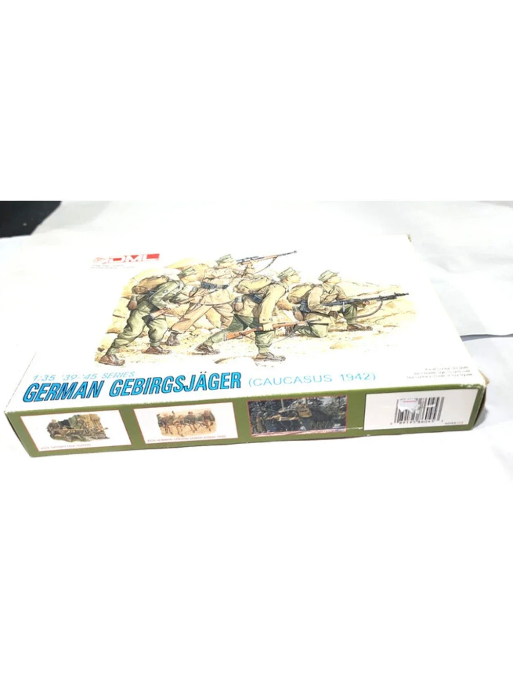 Dragon 1/35 6045 WWII German Gebirgsjager (Caucasus 1942) (4 Figures)